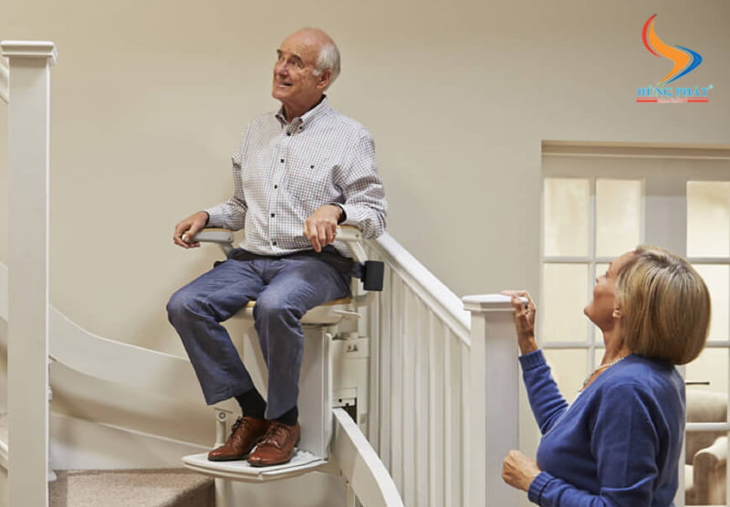 Những ưu điểm của ghế thang máy dành cho người già